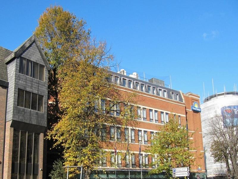 Ramada - Heathrow East Hotel 3*