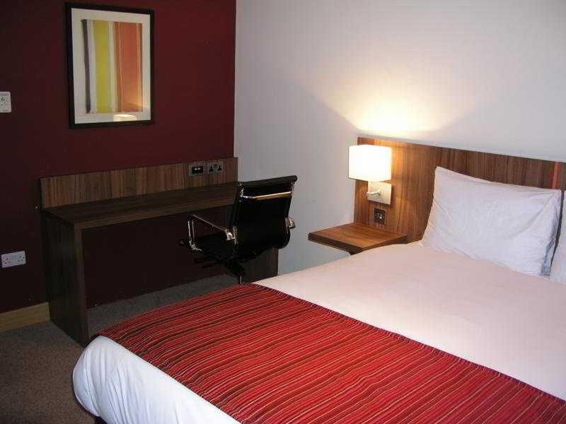 Ramada - Heathrow East 3*