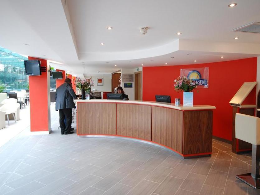 Ramada - Heathrow East Hotel 3*