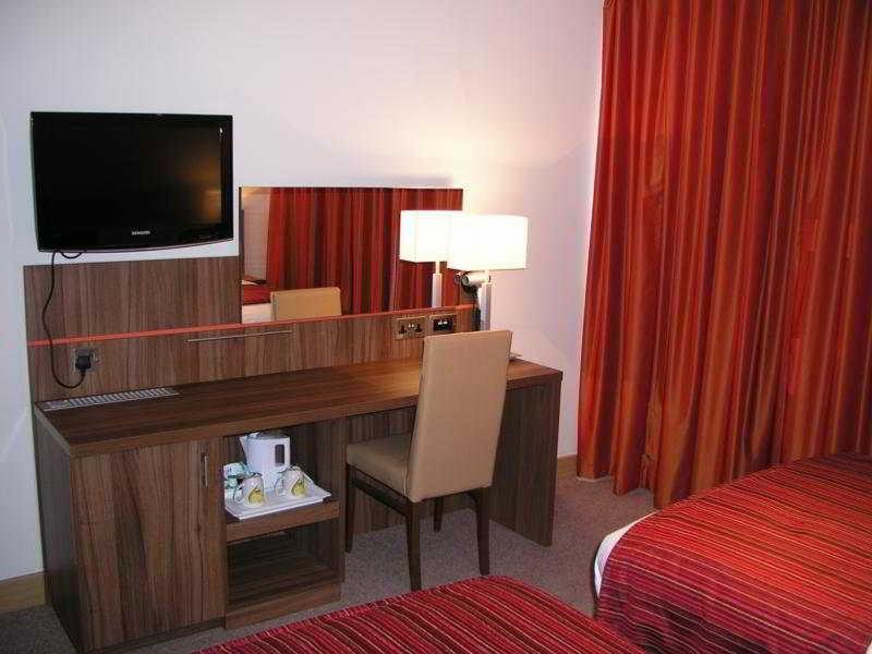 Ramada - Heathrow East 3*